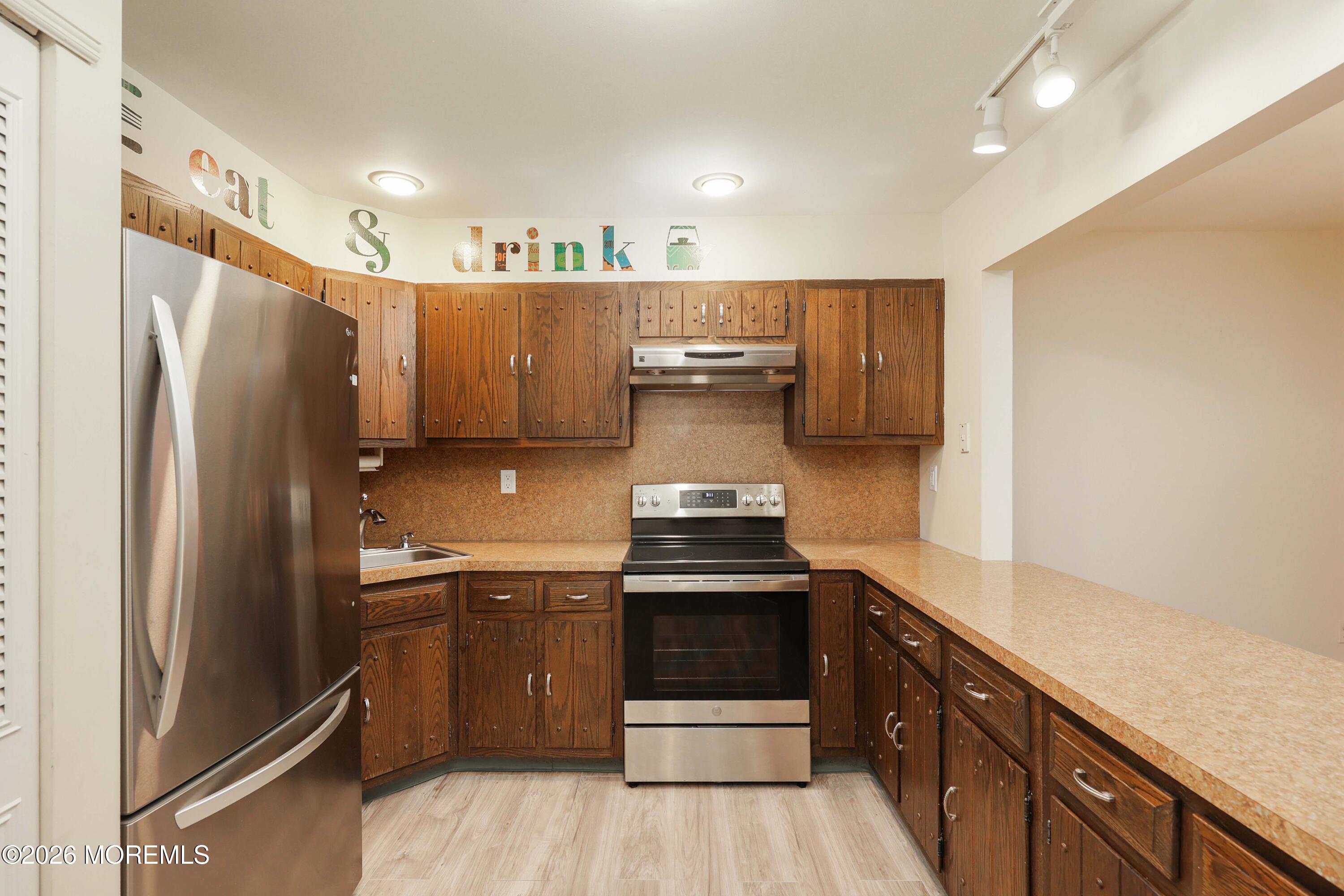 21 Manchester Court Red Bank NJ 07701
