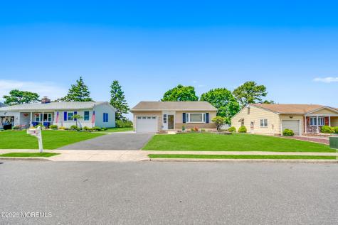 32 Carlisle Road Toms River NJ 08757