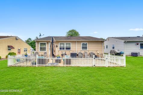 32 Carlisle Road Toms River NJ 08757