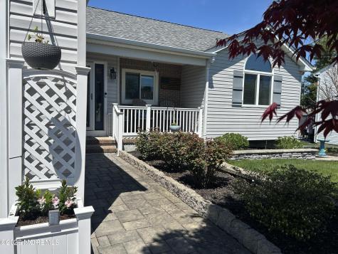 128 Gangway Lane Manahawkin NJ 08050