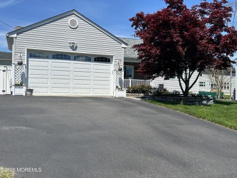 128 Gangway Lane Manahawkin NJ 08050