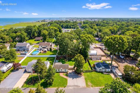 608 E Holly Boulevard Bayville NJ 08721