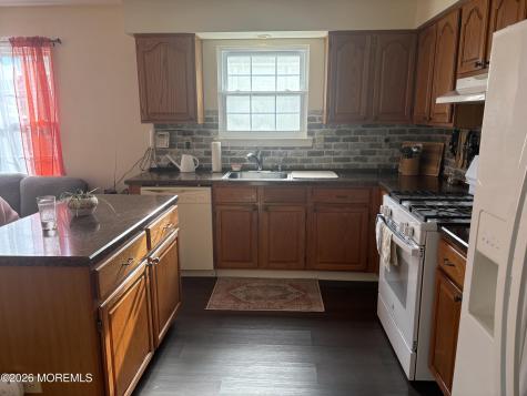 82 Trent Drive Toms River NJ 08757