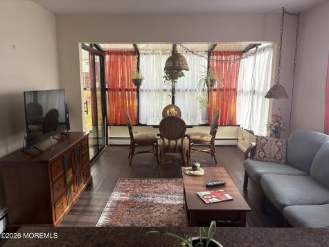 82 Trent Drive Toms River NJ 08757