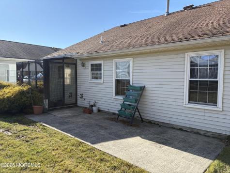 82 Trent Drive Toms River NJ 08757