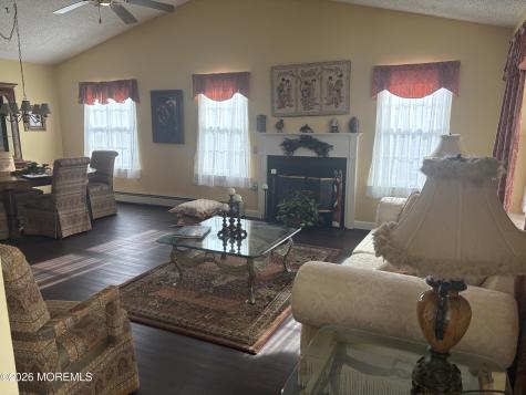 82 Trent Drive Toms River NJ 08757