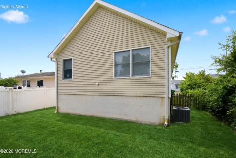 1349 Longboat Avenue Beachwood NJ 08722
