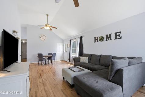 1349 Longboat Avenue Beachwood NJ 08722