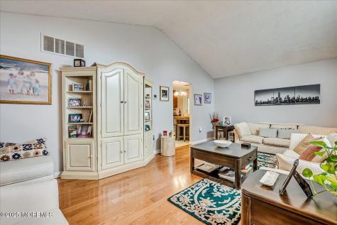 1 Linton Close Freehold NJ 07728
