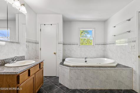 38 Bay Avenue North Middletown NJ 07748