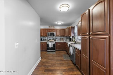 75 Manning Place Keansburg NJ 07734