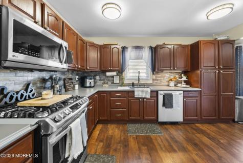 75 Manning Place Keansburg NJ 07734