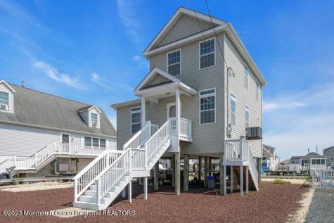 145 Flamingo Road Tuckerton NJ 08087