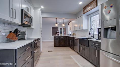 23 Livingston Lane Manalapan NJ 07726