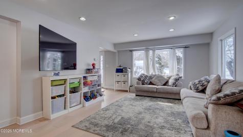 23 Livingston Lane Manalapan NJ 07726