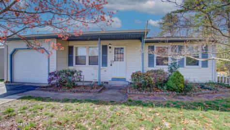 28 Westport Drive Whiting NJ 08759