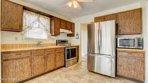28 Westport Drive Whiting NJ 08759