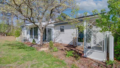 28 Westport Drive Whiting NJ 08759