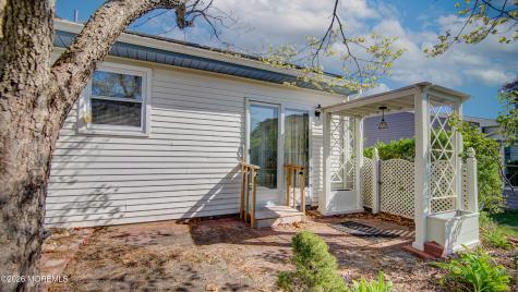 28 Westport Drive Whiting NJ 08759