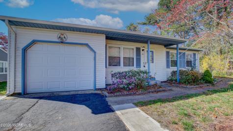 28 Westport Drive Whiting NJ 08759