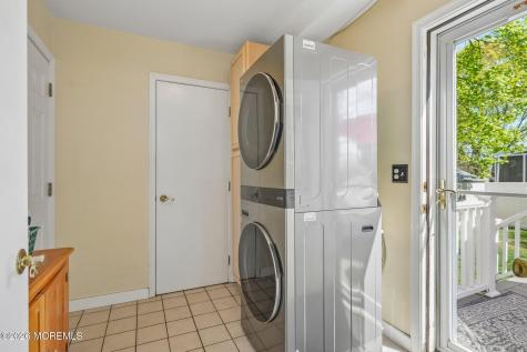 933 Delta Lane Manahawkin NJ 08050