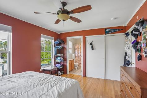 933 Delta Lane Manahawkin NJ 08050