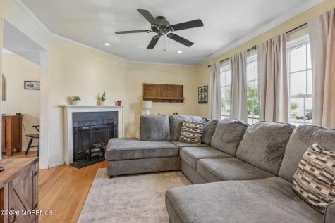 933 Delta Lane Manahawkin NJ 08050