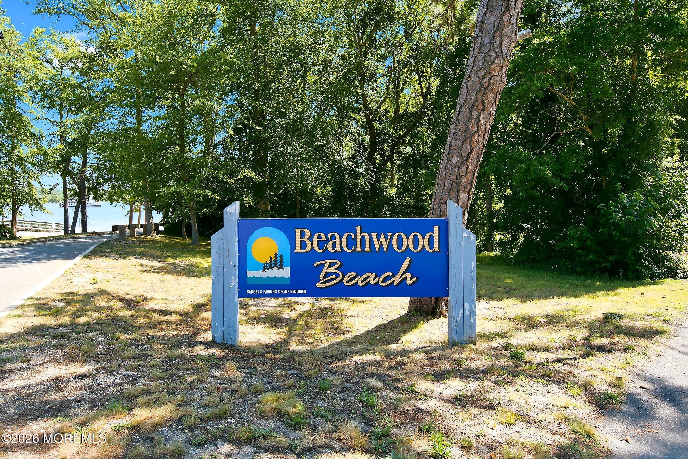 1417 Mermaid Avenue Beachwood NJ 08722