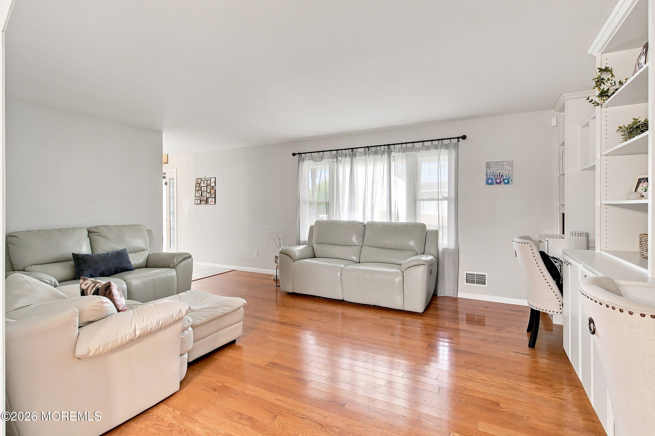 1417 Mermaid Avenue Beachwood NJ 08722