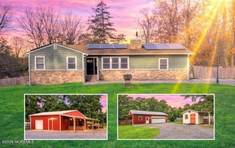 592 Whitecomb Avenue Jackson NJ 08527