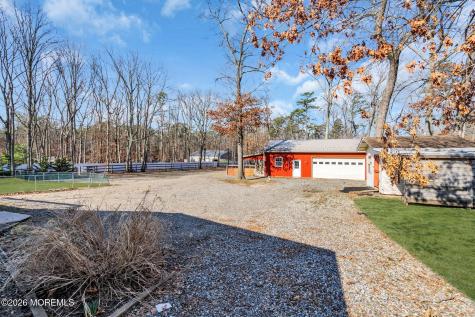 592 Whitecomb Avenue Jackson NJ 08527