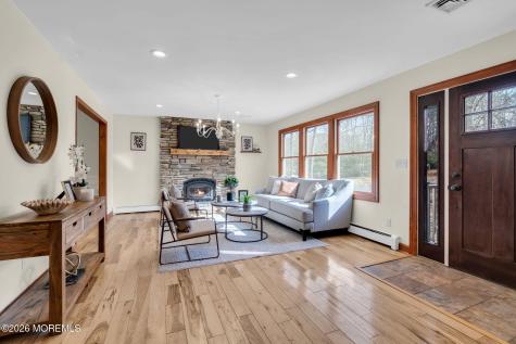 592 Whitecomb Avenue Jackson NJ 08527