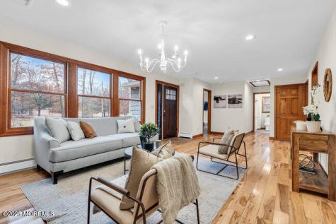 592 Whitecomb Avenue Jackson NJ 08527