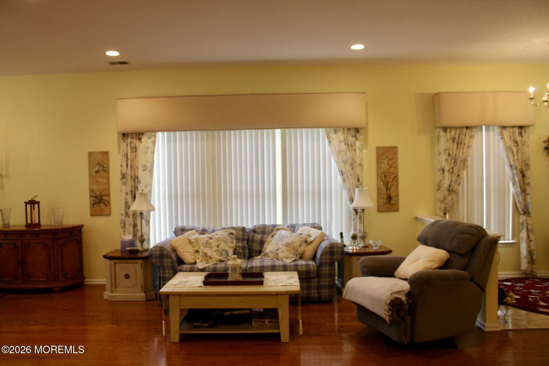 4 Summerlawn Drive Lakewood NJ 08701