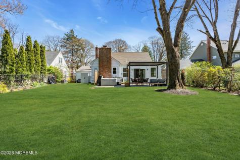 11 Borden Street Shrewsbury Boro NJ 07702