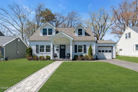 11 Borden Street Shrewsbury Boro NJ 07702