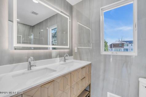 1 Robin Drive Oakhurst NJ 07755