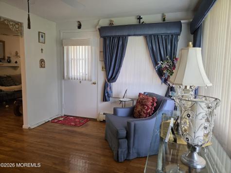 5 West Lake Drive Manchester NJ 08759