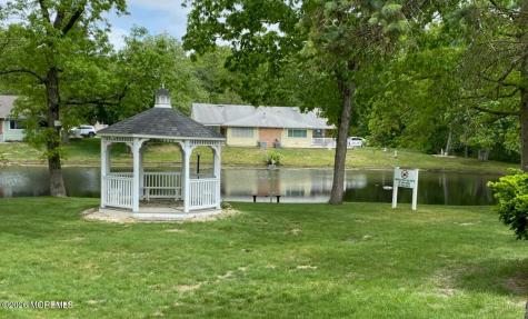 5 West Lake Drive Manchester NJ 08759