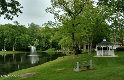 5 West Lake Drive Manchester NJ 08759