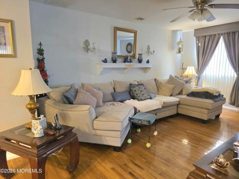 5 West Lake Drive Manchester NJ 08759