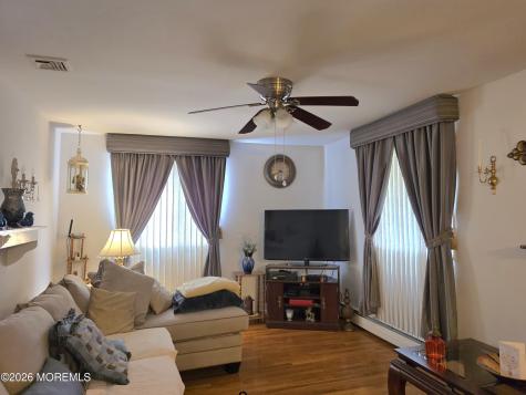 5 West Lake Drive Manchester NJ 08759
