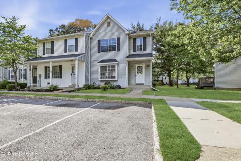 520 Davids Court Lakewood NJ 08701