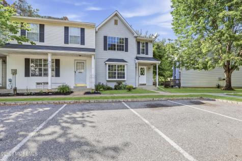 520 Davids Court Lakewood NJ 08701