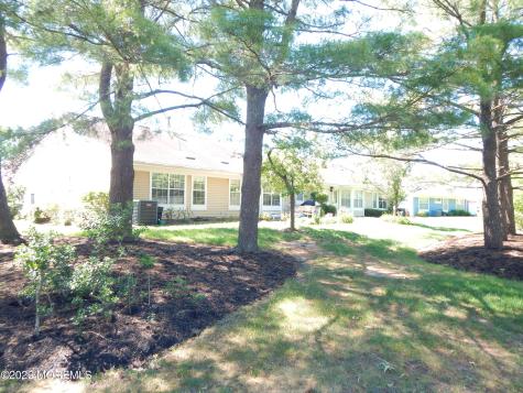 1173B Thornbury Lane Manchester NJ 08759