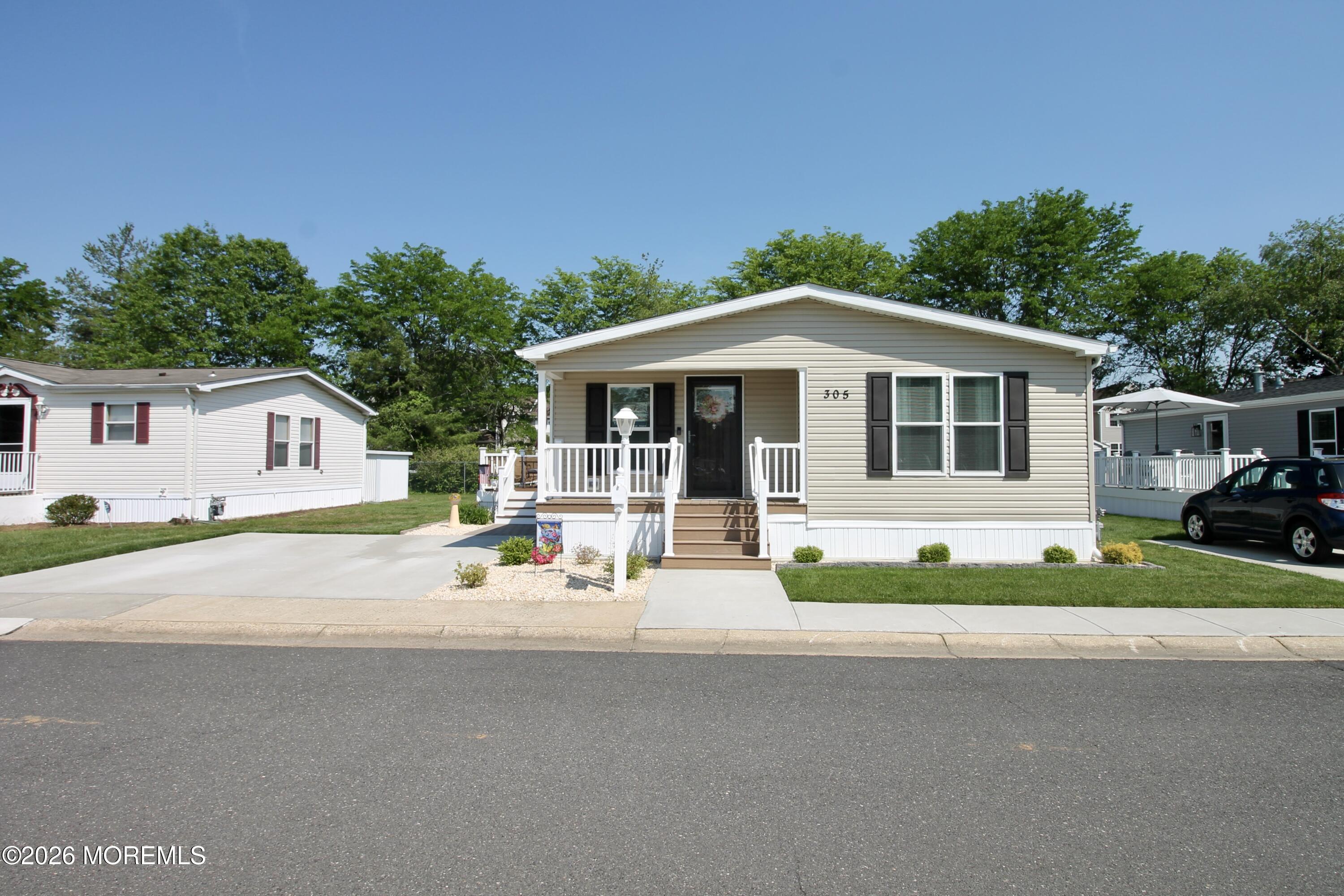 Freehold NJ, 305 Farm Road