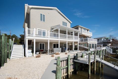 20 Edgewater Drive Tuckerton NJ 08087