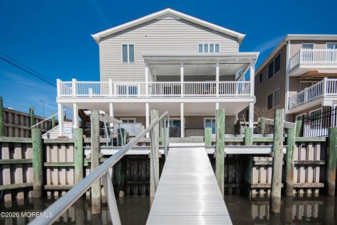 20 Edgewater Drive Tuckerton NJ 08087