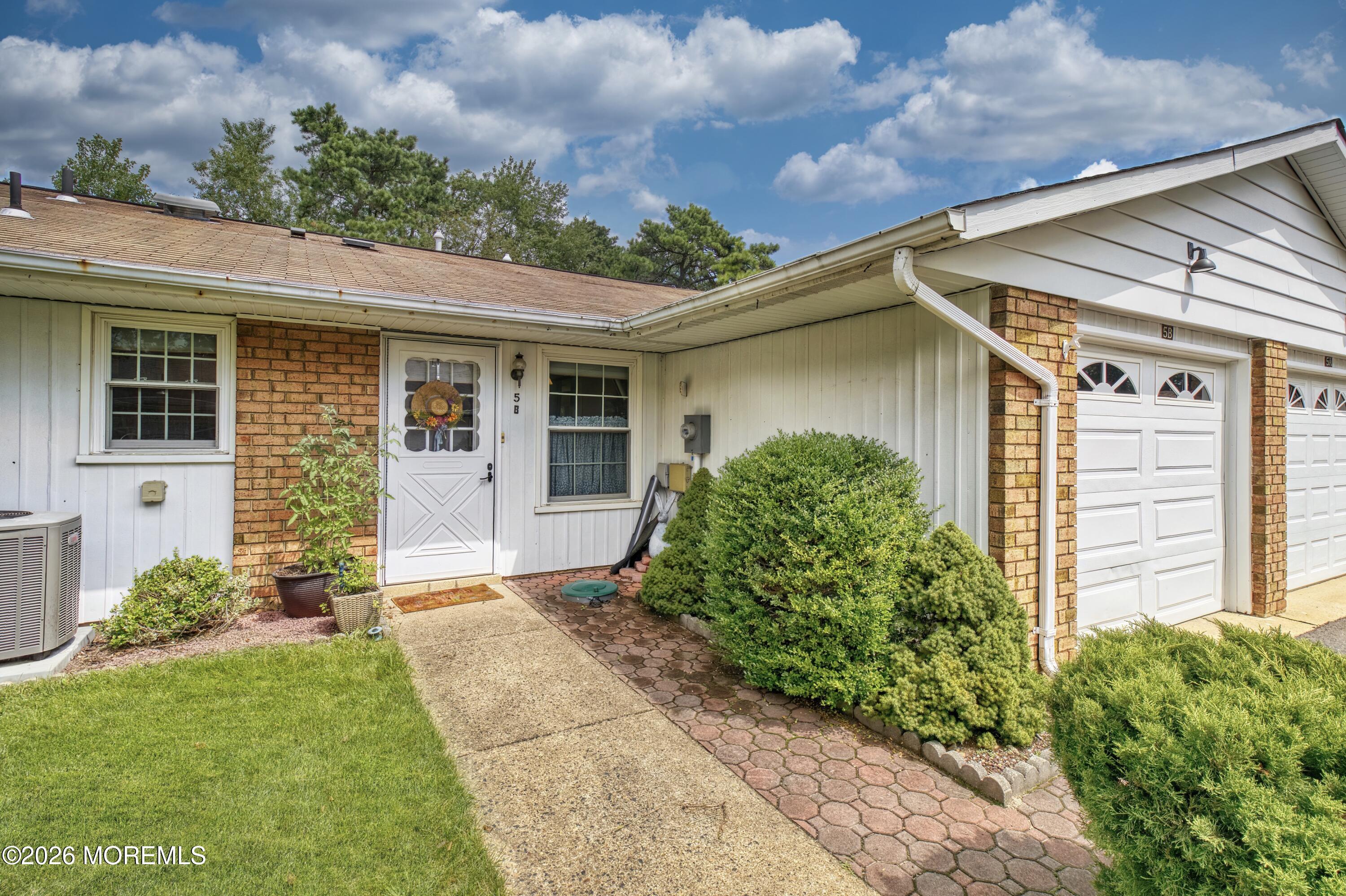 Manchester NJ, 5B Gramercy Lane