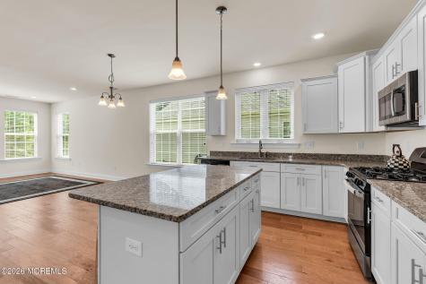 78 Woodside Lane Whiting NJ 08759